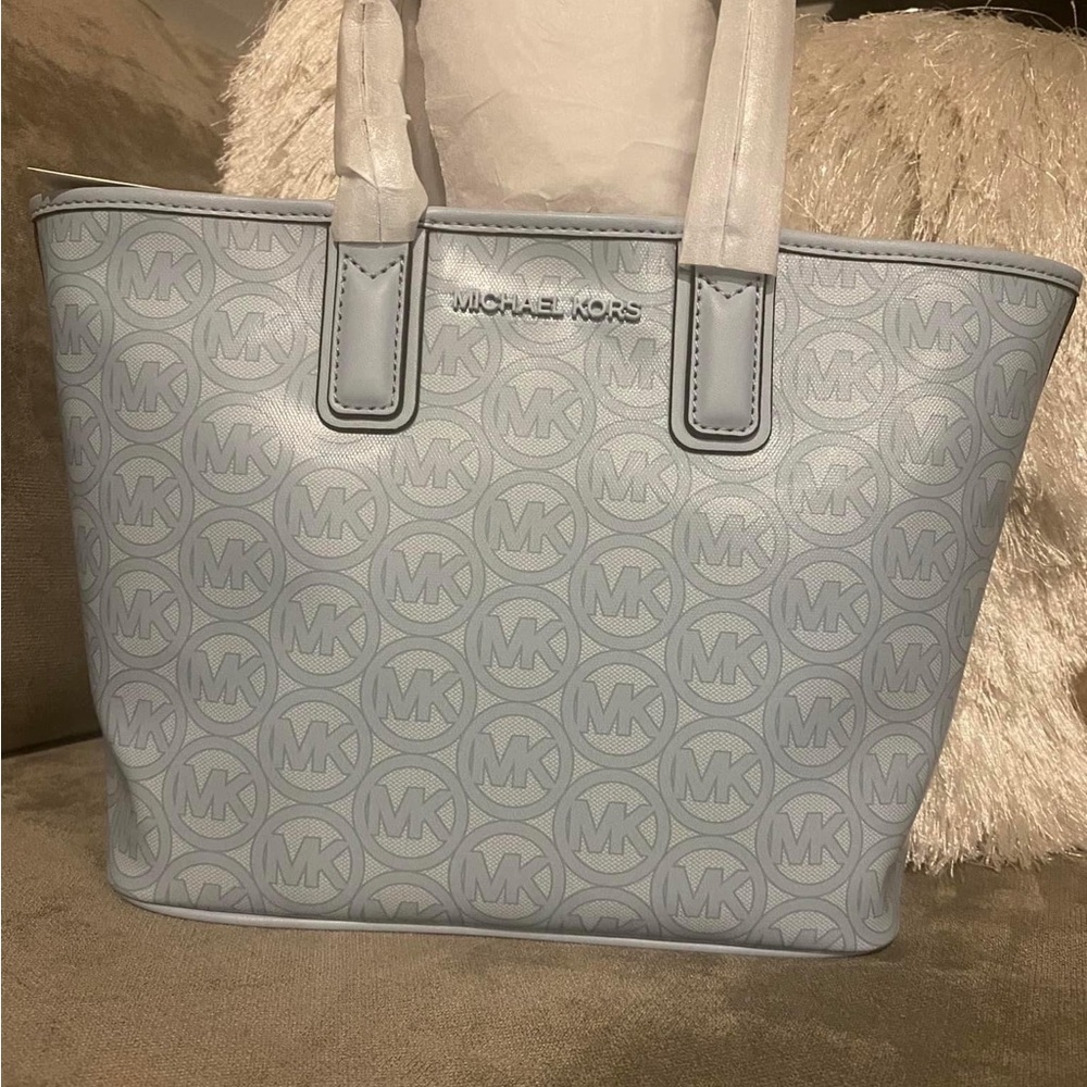 Coral or baby blue